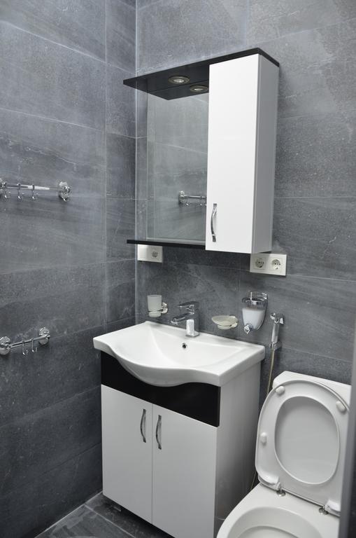 Studio "Black - White" Batoumi Extérieur photo