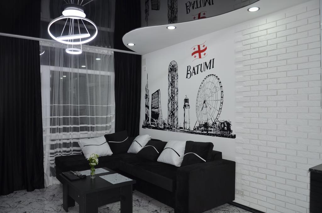 Studio "Black - White" Batoumi Extérieur photo