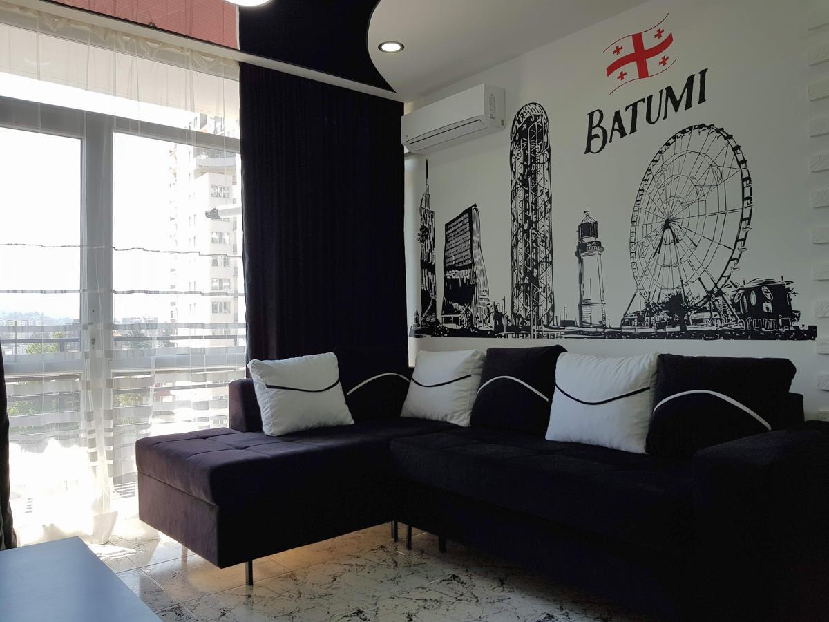 Studio "Black - White" Batoumi Extérieur photo
