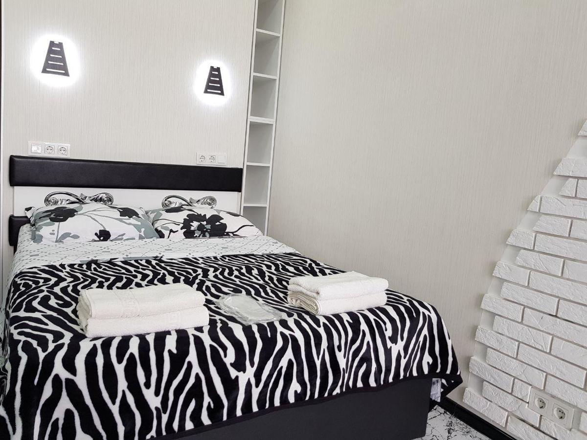 Studio "Black - White" Batoumi Extérieur photo